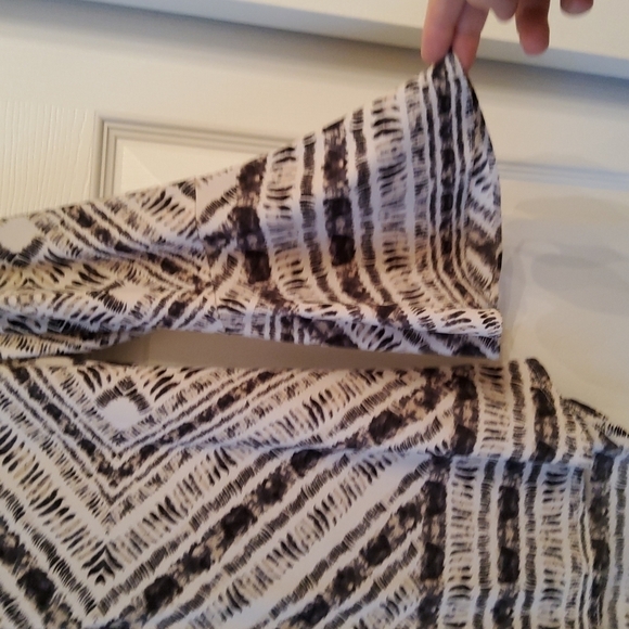 Dana Buchman Medium Blouse - Picture 9 of 9